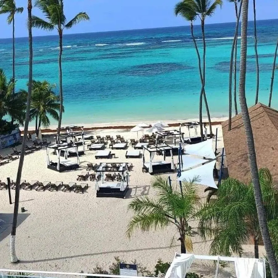 Chic Beachfront Apartment - Private Beach Access location