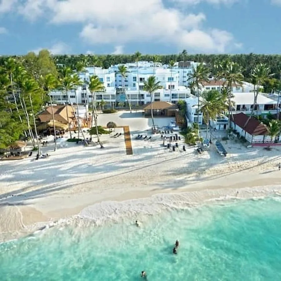 Chic Beachfront Apartment - Private Beach Access Punta Cana