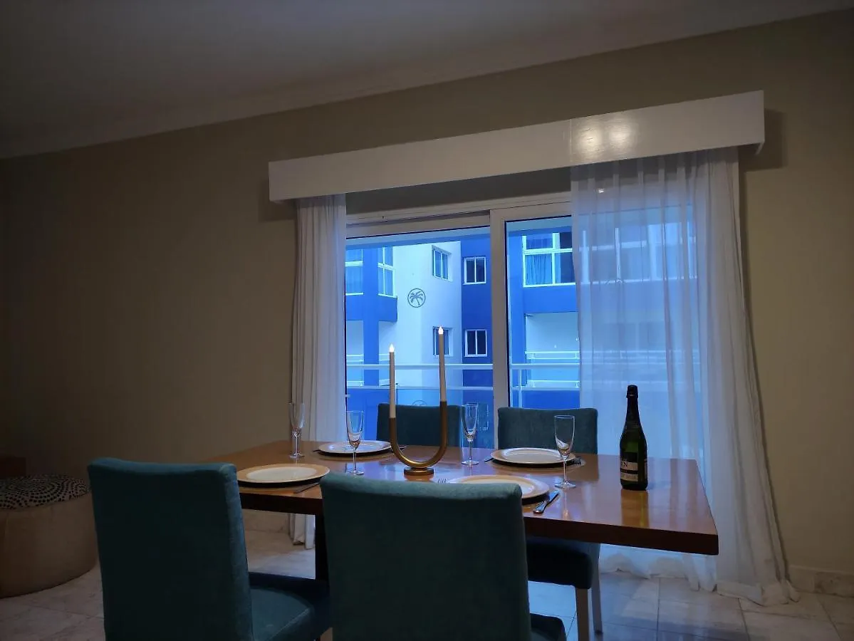 Chic Beachfront Apartment - Private Beach Access بونتا كانا 0*,